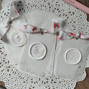 Gift Tags with Wax Seals and Fabric Ribbons (Marbled White and Faint Lilac)
