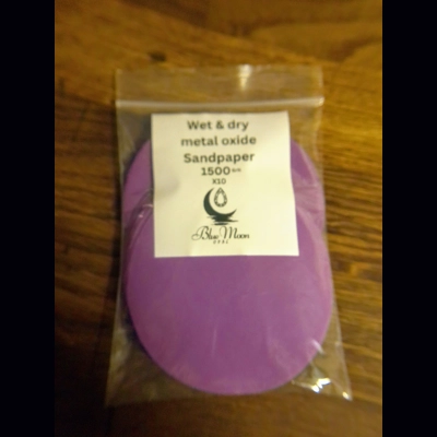 Wet & dry metal oxide sandpaper 1500 grit x 10 Wet & dry metal oxide sandpaper 1500 grit x 10