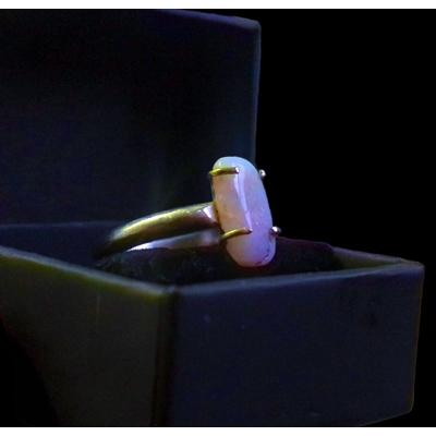 Crystal opal siver claw ring