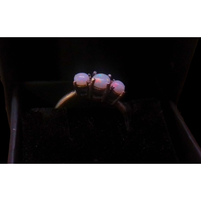 Coober pedy 3 stone setting