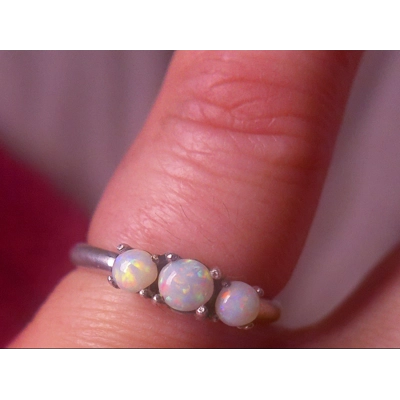 Coober pedy 3 stone setting