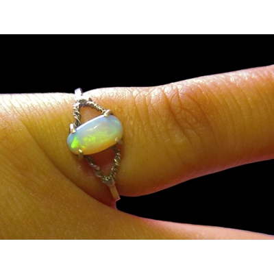 Lightning Ridge crystal opal ring