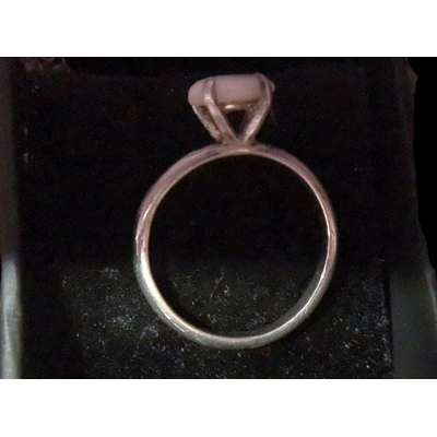 Coober Pedy white opal ring