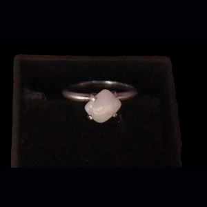 Coober Pedy white opal ..