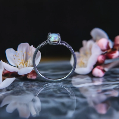 Lightning Ridge crystal opal ring