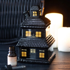 Haunted House Oil Burner & Wax Warmer – Spooky Ceramic Halloween Décor