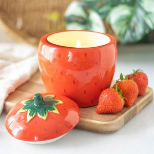 Strawberry Shaped Scented Candle – Fruity Home Decor & 16-Hour Burn Time