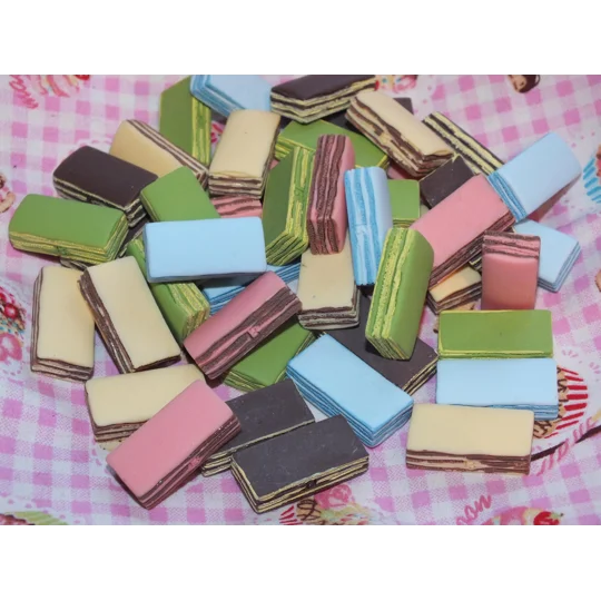 10pcs FAKE FOOD Colourful Wafer Biscuits Cookies Cakes Dolls Play Non Edible 18mm-24mm 3D Not Flatba