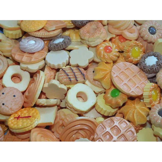 20 Pcs Bread Cakes Cookies Snacks Biscuits Mixed Candy Resin Fake Flatback Food Cabochon