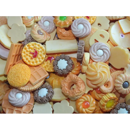 20 Pcs Bread Cakes Cookies Snacks Biscuits Mixed Candy Resin Fake Flatback Food Cabochon