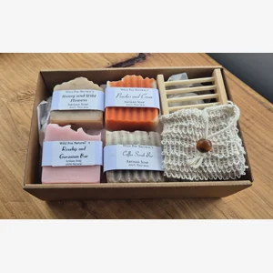 4x soap bar and accessory box