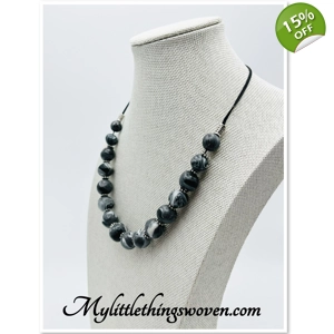 Black & White Beaded Ne..