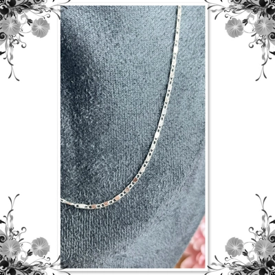 Figure of 8 Chain Necklace 32-Inch Silver