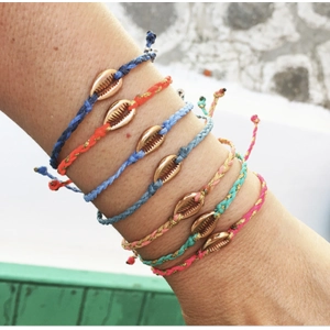 Little shell bracelet