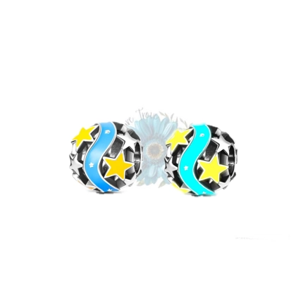 Round star charm Round star charm