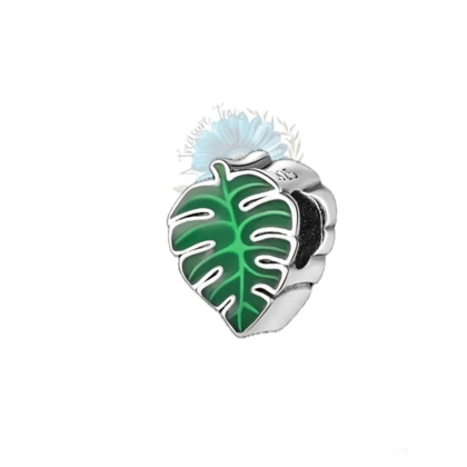Green leaf charm Green leaf charm