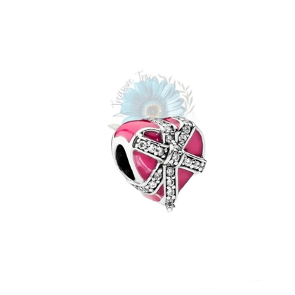 Pink heart present charm Pink heart present charm