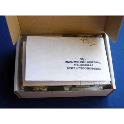 Straussler V-4 Hungarian light tank 1/35