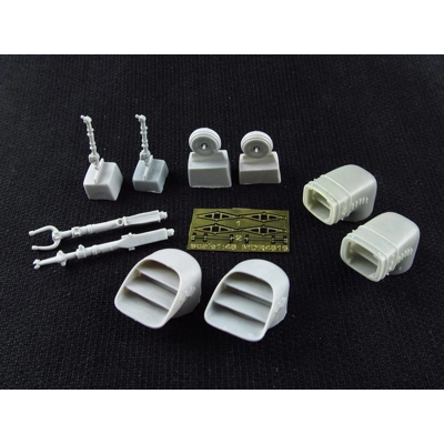 Harrier GR7/GR9. Swiveling nozzles and outrigger wheels 1/48 Harrier GR7/GR9. Swiveling nozzles and outrigger wheels 1/48
