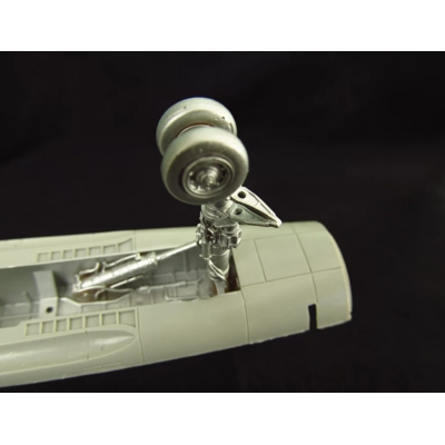 F-4 Phantom II (J/S). Landing Gears (Italeri) F-4 Phantom II (J/S). Landing Gears (Italeri)
