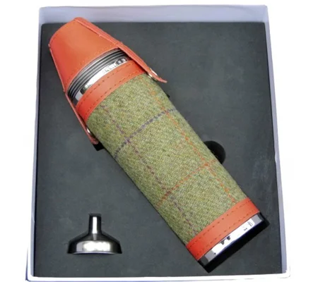 Bonart Hunter Scottish Tweed Flask and 4 x 10oz cups