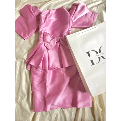 The Duchess Bow Dress – timeless and sophisticated. The Duchess Bow Dress – timeless and sophisticated.