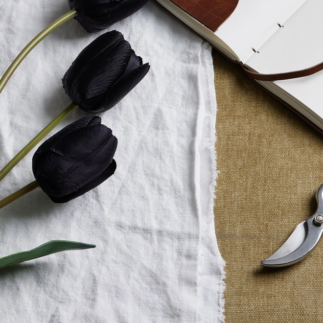 Additional Image for Tall Black Triple Tulip Stem