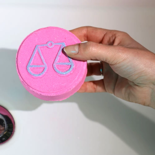 Additional Image for Set of Zodiac Bath Fizzers with Horoscope - Libra