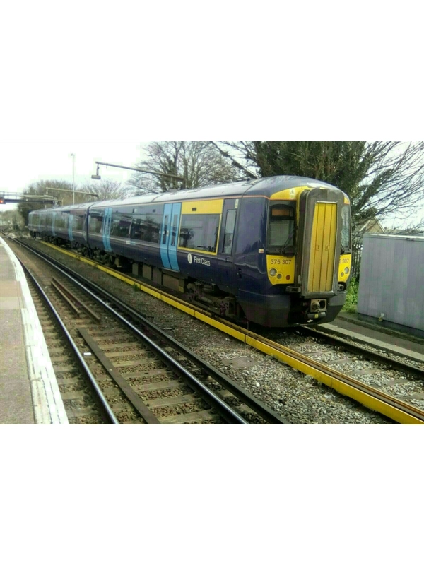 375307 south eastern 3 car train in the sidings at ramsgate station