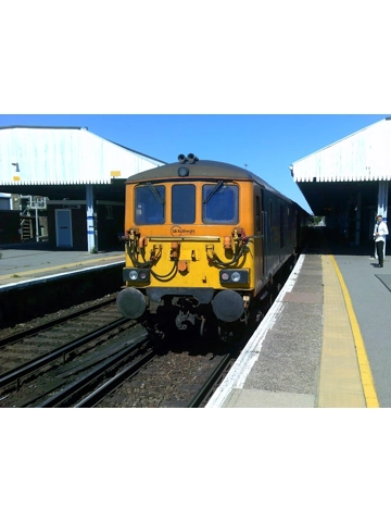 73964(jeanette) in gb railfreight livery in the platform at ramsgate station
