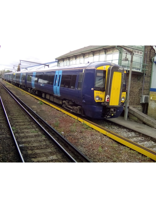 375813 south eastern 4 car train in the sidings at ramsgate station