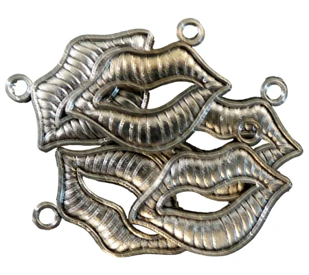 5 x Lip Metal Charms.