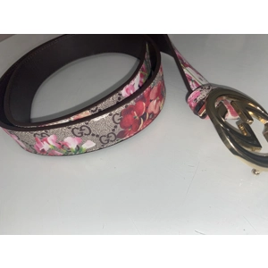 Women’s Gucci belt