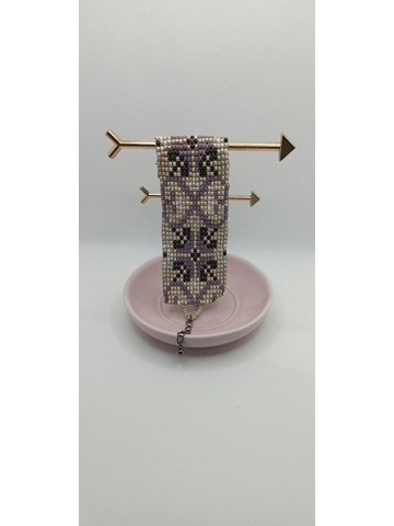 Sewn beads bracelet - cream base with central pattern