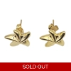 Stud earrings with 3D s..