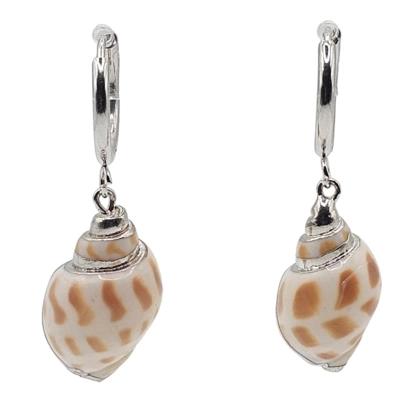 Stud earrings with hanging sea shells INAGLAM