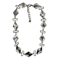 Hand-forged necklace with rhomboi..