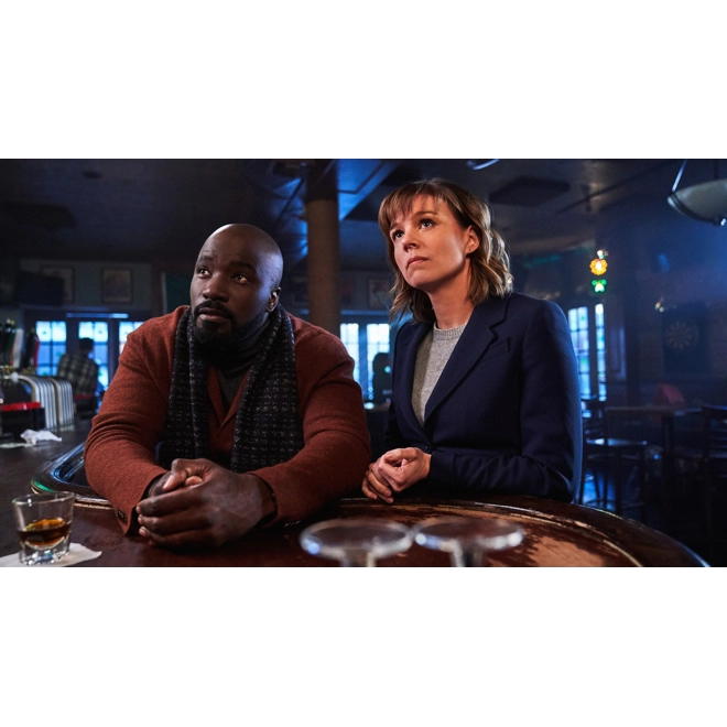 Additional Image for Evil PARA COMPLETE SERIES (2019) BLU-RAY 1080p