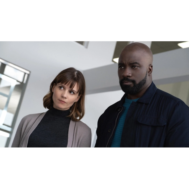 Additional Image for Evil PARA COMPLETE SERIES (2019) BLU-RAY 1080p