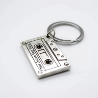 Εξατομικευμένο Ρετρό Μπρελόκ Κασέτας - Εξατομικευμένο Δώρο για τους Λάτρεις της Μουσικής Χαραγμένο