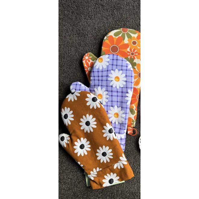 Additional Image for Oven Mitt