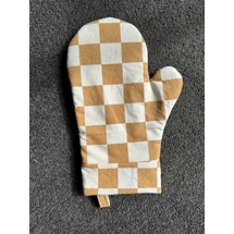 Checkered oven Mitt