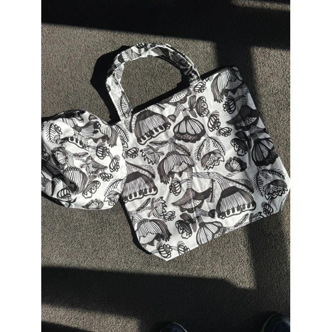 Additional Image for Tote bag and bucket hat