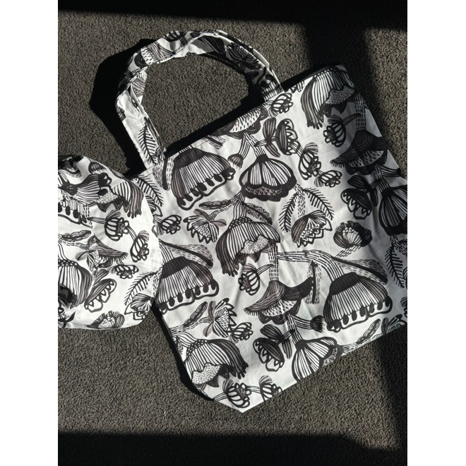 Additional Image for Tote bag and bucket hat