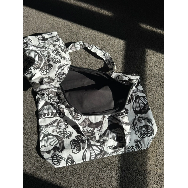 Additional Image for Tote bag and bucket hat