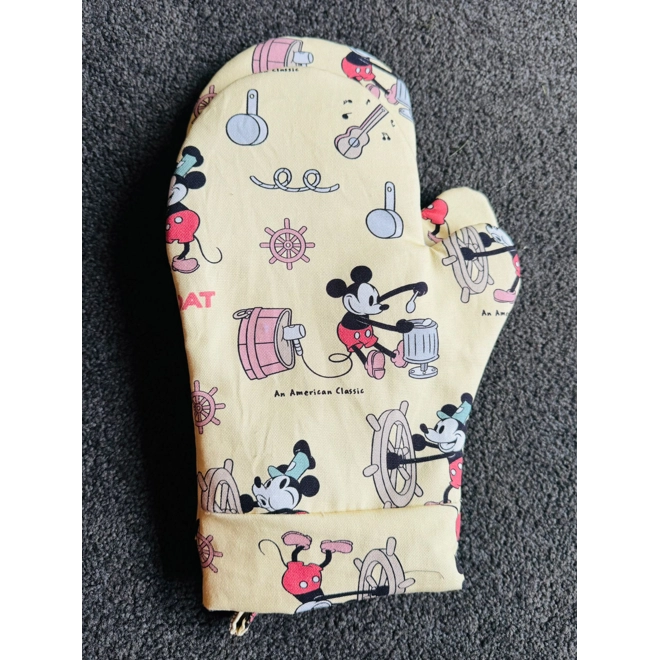 Additional Image for Oven Mitt