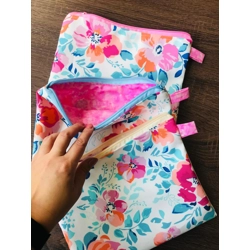 Flat Flowered Pouch