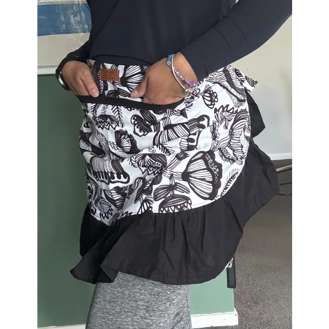 Additional Image for Black & White Half Apron