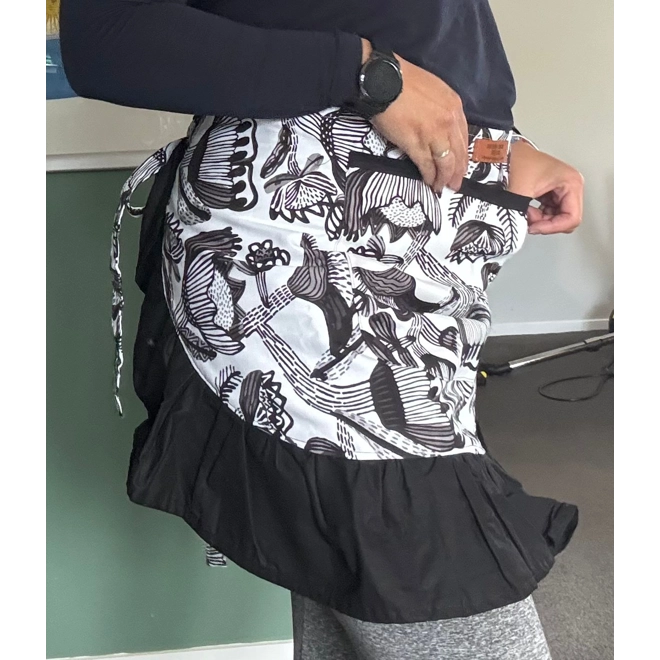 Additional Image for Black & White Half Apron