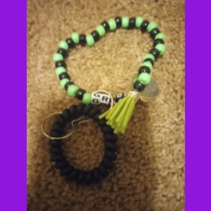 Wristlet keychaims